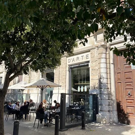 Castello فندق مبيت وإفطار